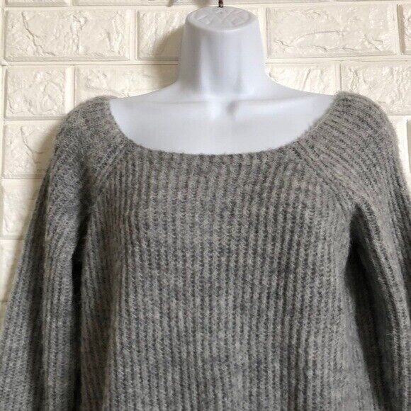 Fashion Nova cropped Soft gray sweater with aqua stripe On Sleeve Women’s Size S - Picture 6 of 9